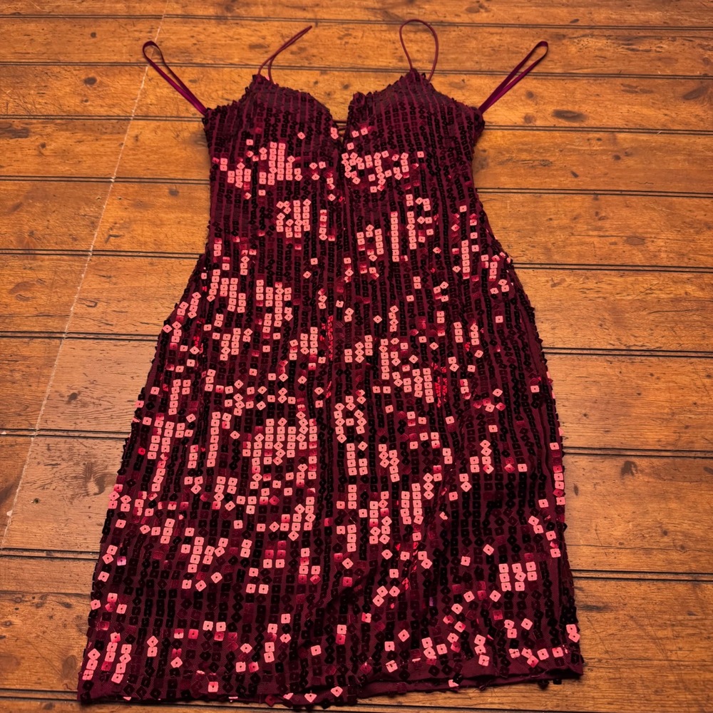 City Triangles Burgundy Sequin Lace Up Back Bodycon Mini Dress‎ Womens Size 0